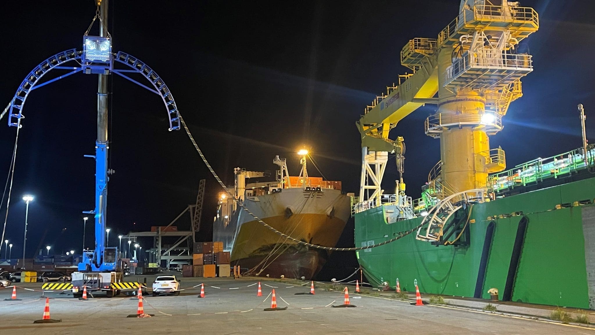 Express service for loading a submarine cable laying vessel - ELOVIS